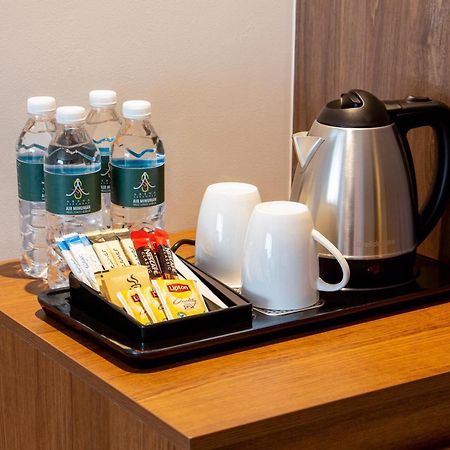 Arena Premier Hotel เซเรมบัน ภายนอก รูปภาพ