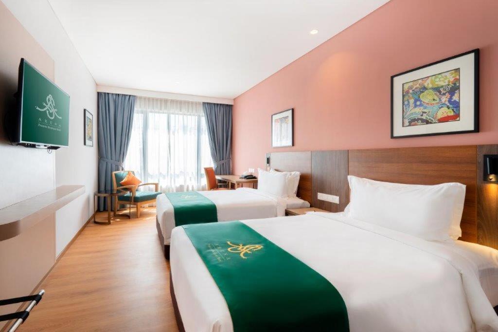 Arena Premier Hotel เซเรมบัน ภายนอก รูปภาพ