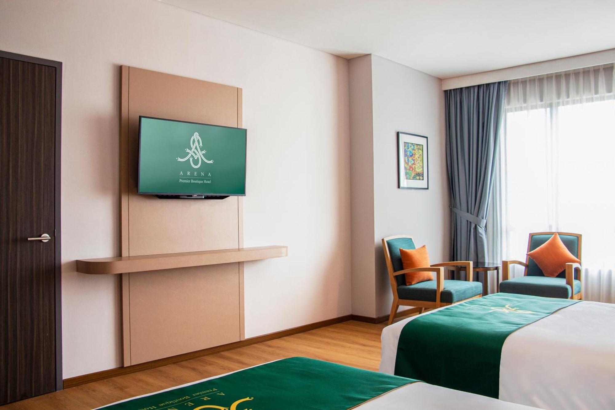 Arena Premier Hotel เซเรมบัน ภายนอก รูปภาพ