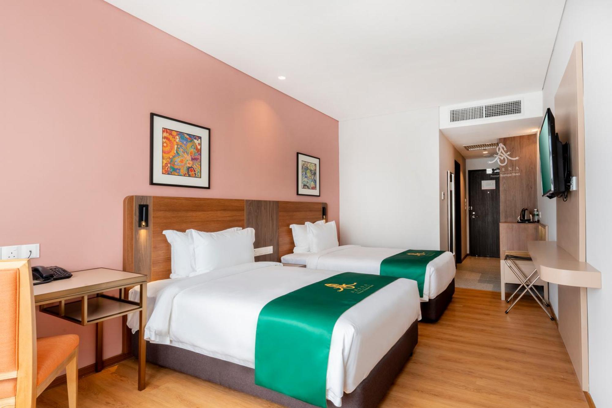 Arena Premier Hotel เซเรมบัน ภายนอก รูปภาพ