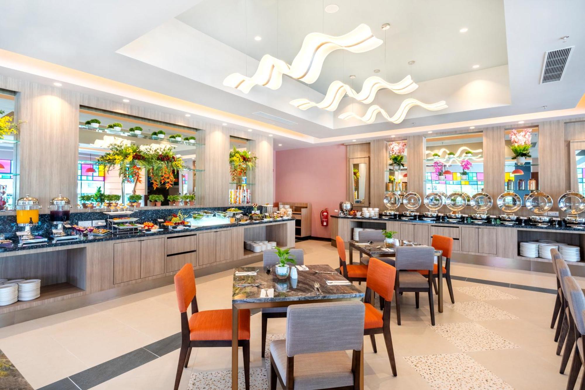 Arena Premier Hotel เซเรมบัน ภายนอก รูปภาพ